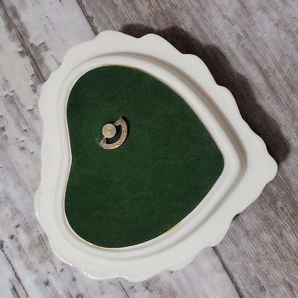 Vintage Porcelain Heart Musical Trinket Box - Picture 8 of 10